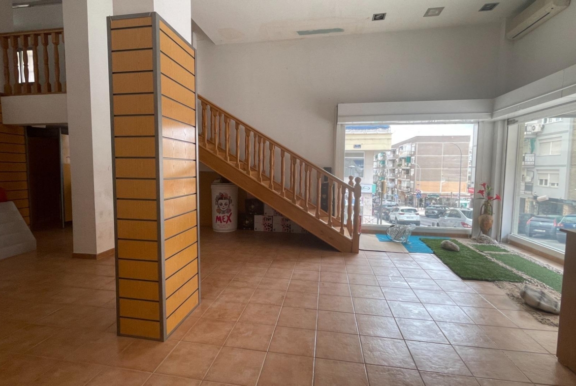 LOCAL EN ESQUINA CON GRAN VISIBILIDAD EN ALCORCÓN