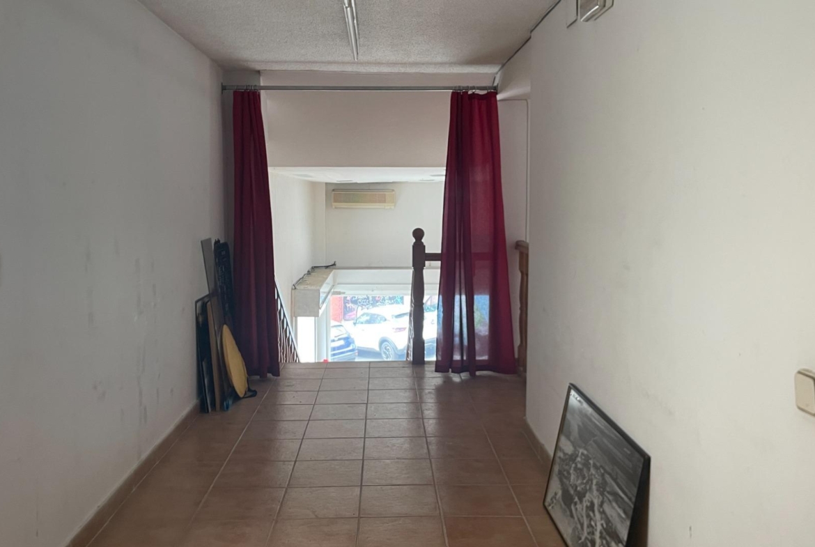 LOCAL EN ESQUINA CON GRAN VISIBILIDAD EN ALCORCÓN