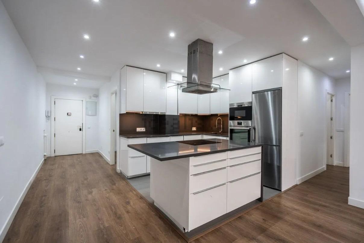 7-45 ^**^EXCLUSIVO PISO EN CHAMBERÍ CON TERRAZA, GARAJE Y EXCELENTES CALIDADES^**^
