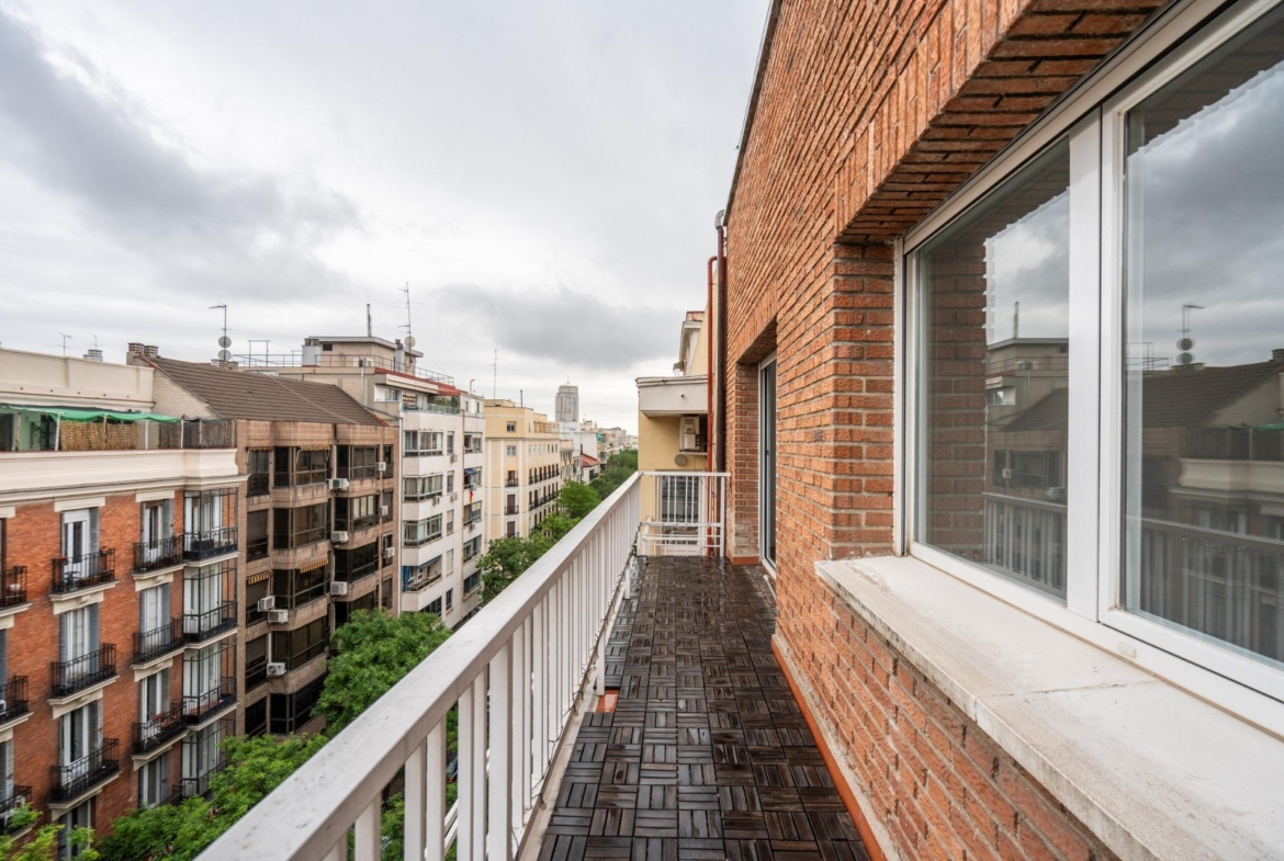 ^**^EXCLUSIVO PISO EN CHAMBERÍ CON TERRAZA, GARAJE Y EXCELENTES CALIDADES^**^