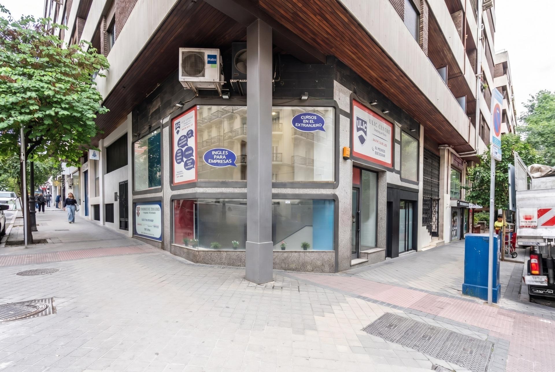 7-47 ^**^LOCAL EN ESQUINA CON GRAN VISIBILIDAD EN ZONA PRIME DE MADRID^**^ Se ofrece magnífico local comercial en una ubicación estratégica de Madrid, situado en esquina y con una extraordinaria visibil