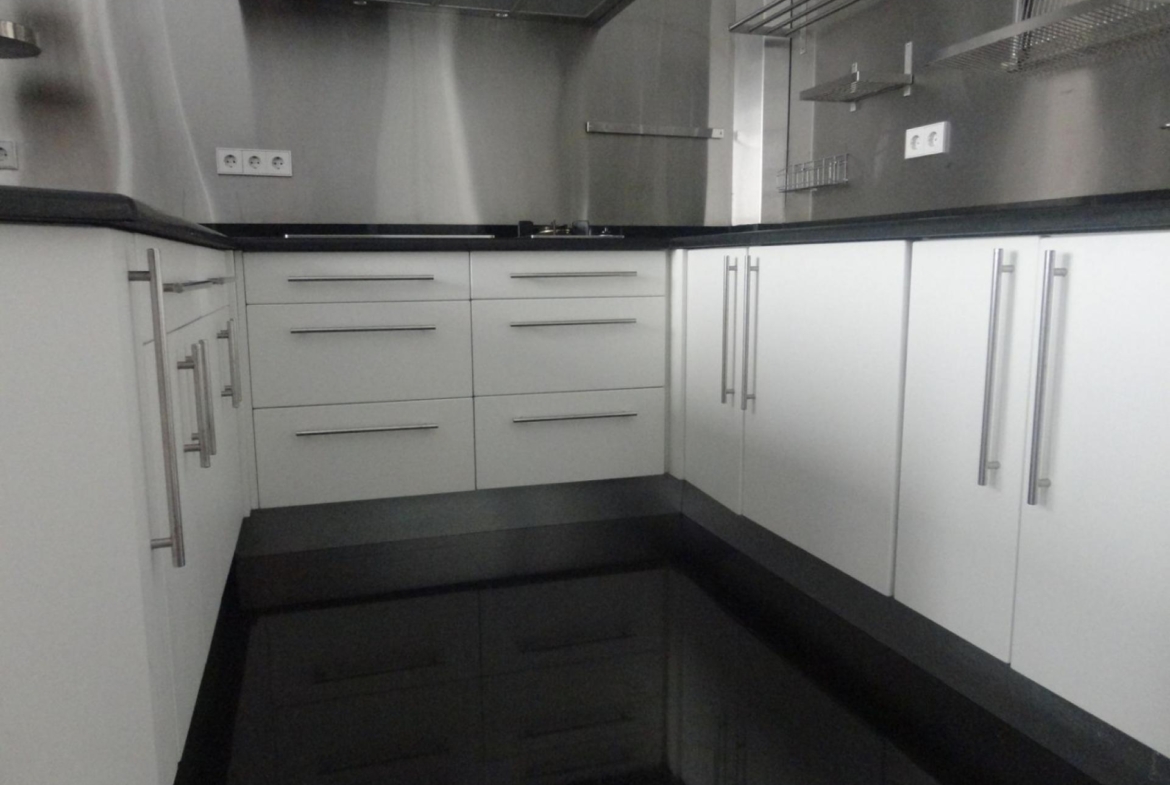 Exclusiva vivienda exterior de 125m2 totalmente reformada con trastero y garaje opcional