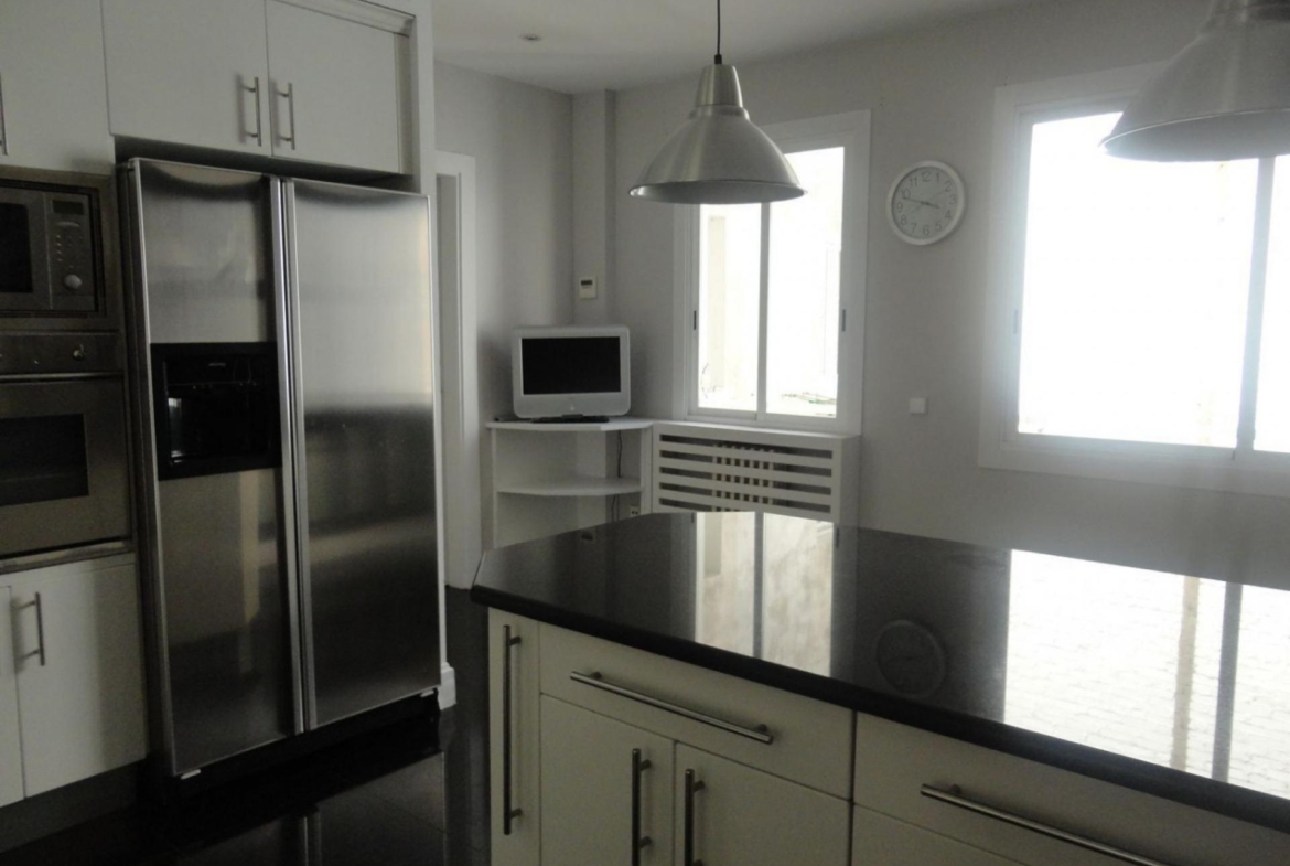 Exclusiva vivienda exterior de 125m2 totalmente reformada con trastero y garaje opcional
