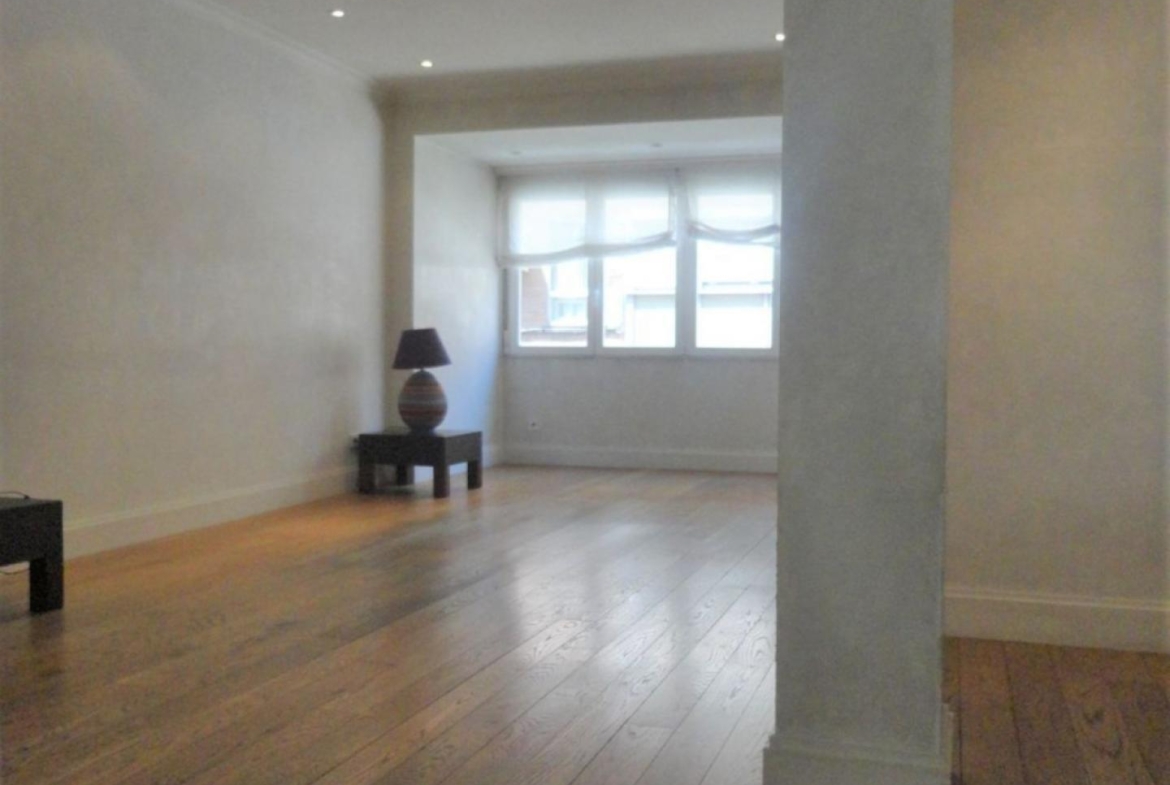 Exclusiva vivienda exterior de 125m2 totalmente reformada con trastero y garaje opcional