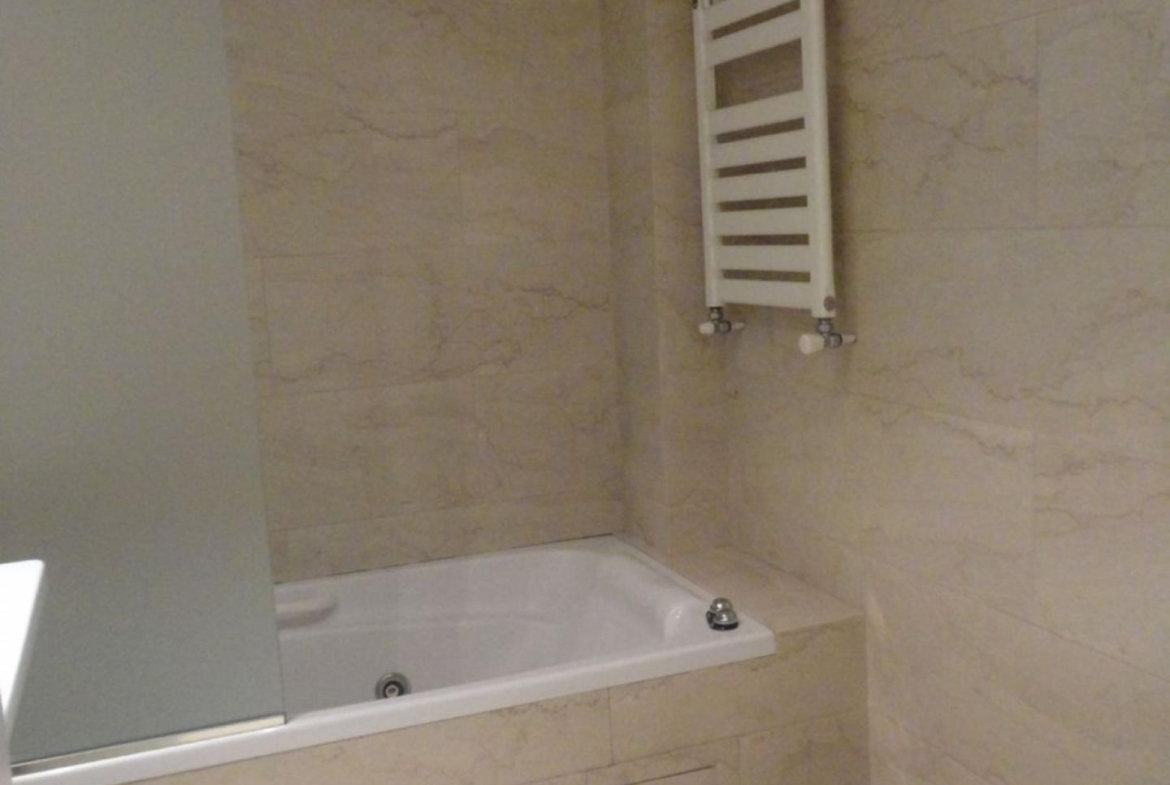 Exclusiva vivienda exterior de 125m2 totalmente reformada con trastero y garaje opcional