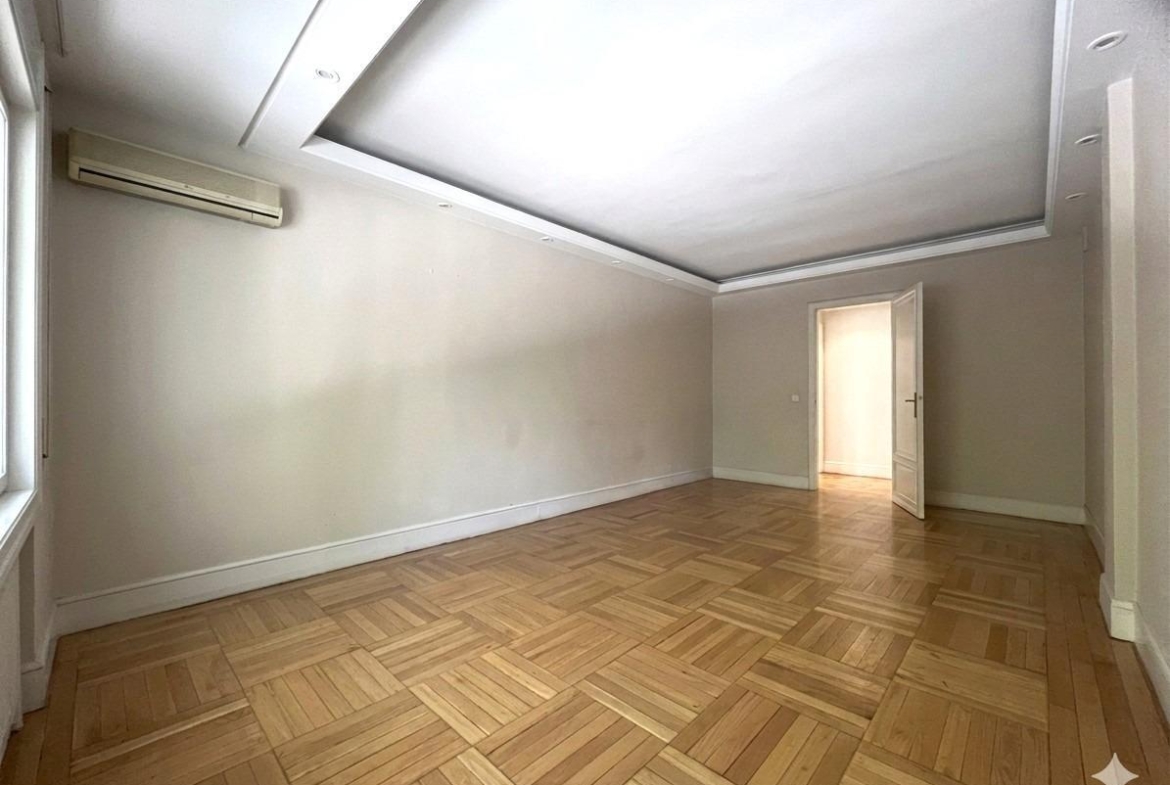 Exclusivo piso  exterior de 352m2 con garaje y trastero en Chamberí