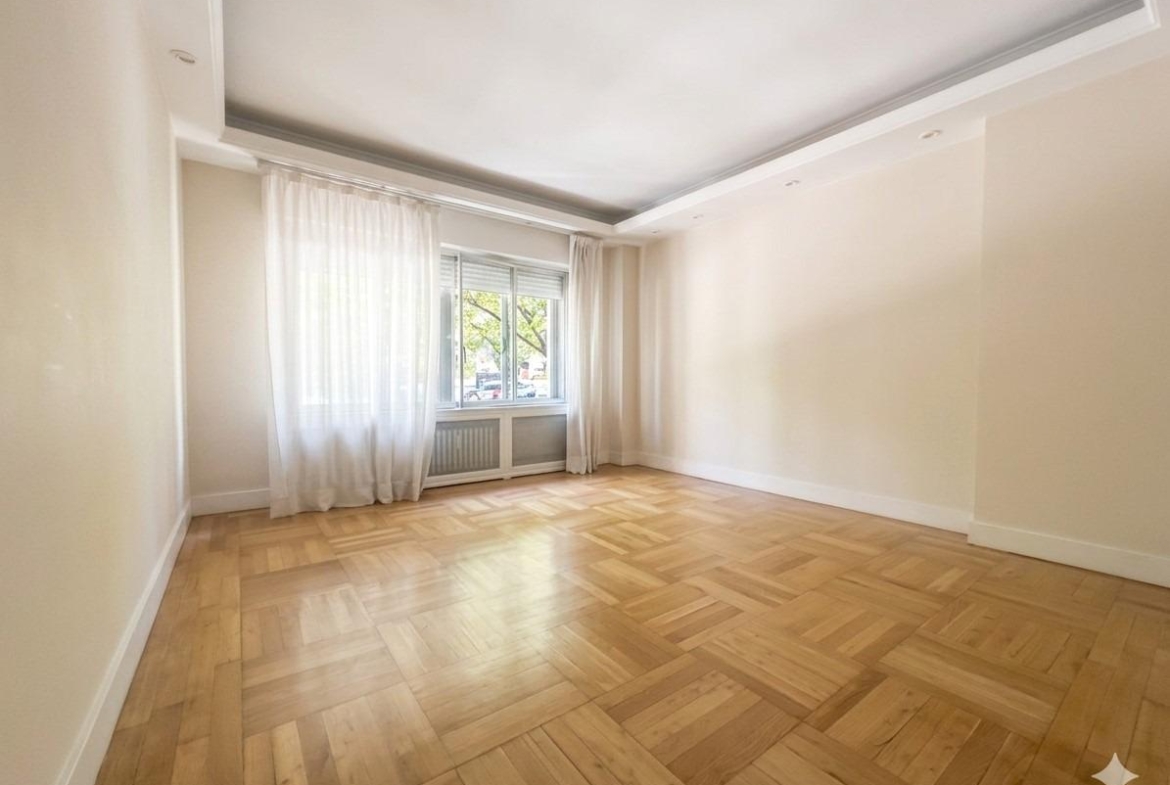 Exclusivo piso  exterior de 352m2 con garaje y trastero en Chamberí