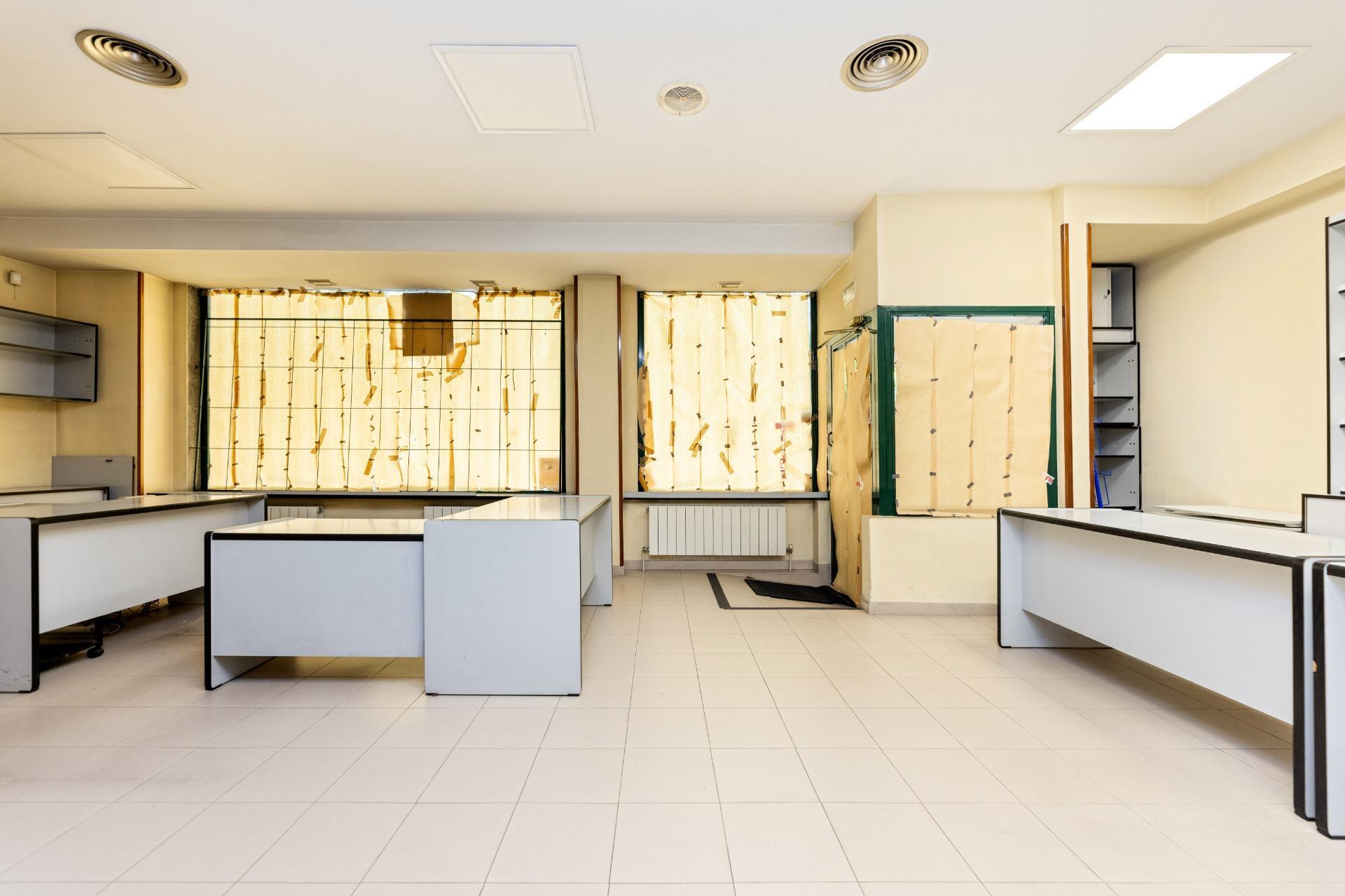 4-11 LOCAL COMERCIAL DE GRAN SUPERFICIE EN PLENA CEA BERMÚDEZ – CHAMBERÍ