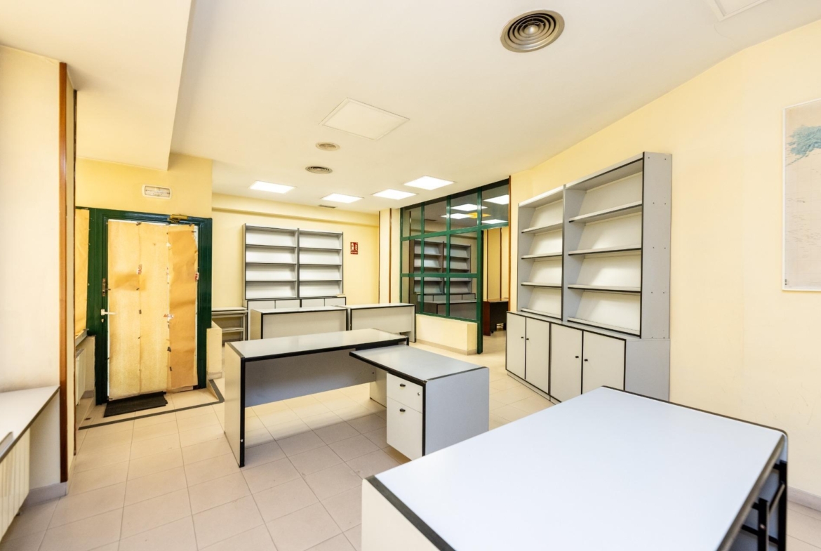 LOCAL COMERCIAL DE GRAN SUPERFICIE EN PLENA CEA BERMÚDEZ – CHAMBERÍ