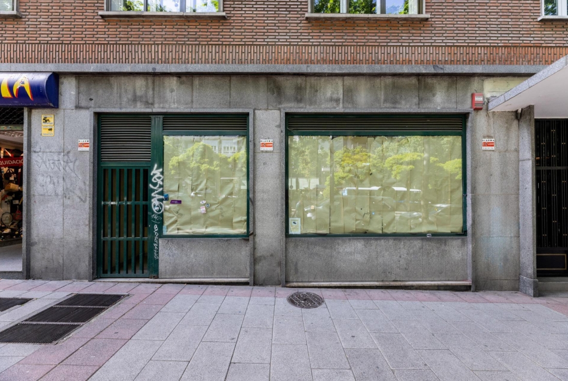 LOCAL COMERCIAL DE GRAN SUPERFICIE EN PLENA CEA BERMÚDEZ – CHAMBERÍ