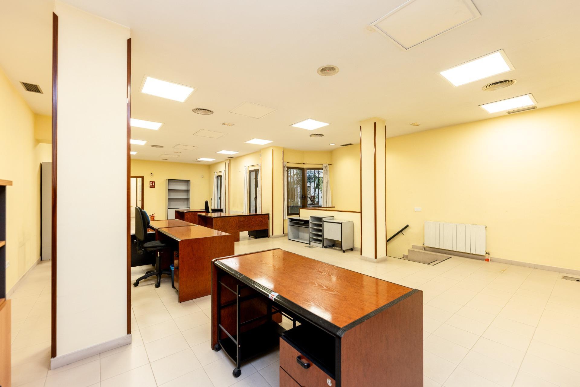 4-4 LOCAL COMERCIAL DE GRAN SUPERFICIE EN PLENA CEA BERMÚDEZ – CHAMBERÍ