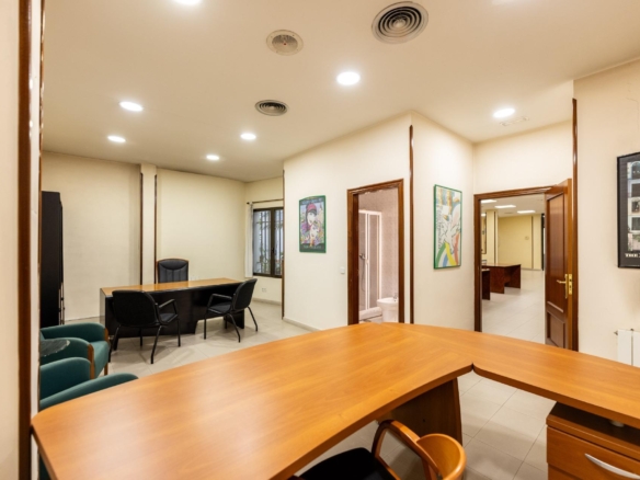LOCAL COMERCIAL DE GRAN SUPERFICIE EN PLENA CEA BERMÚDEZ – CHAMBERÍ