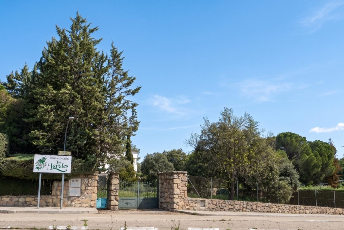 EXCLUSIVA PARCELA URBANA EN LOS JARALES – GALAPAGAR/TORRELODONES