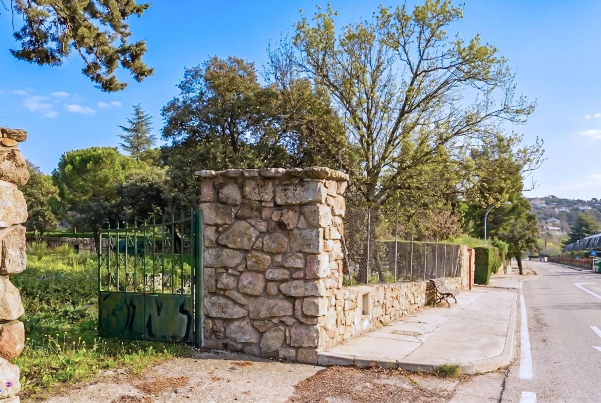 EXCLUSIVA PARCELA URBANA EN LOS JARALES – GALAPAGAR/TORRELODONES