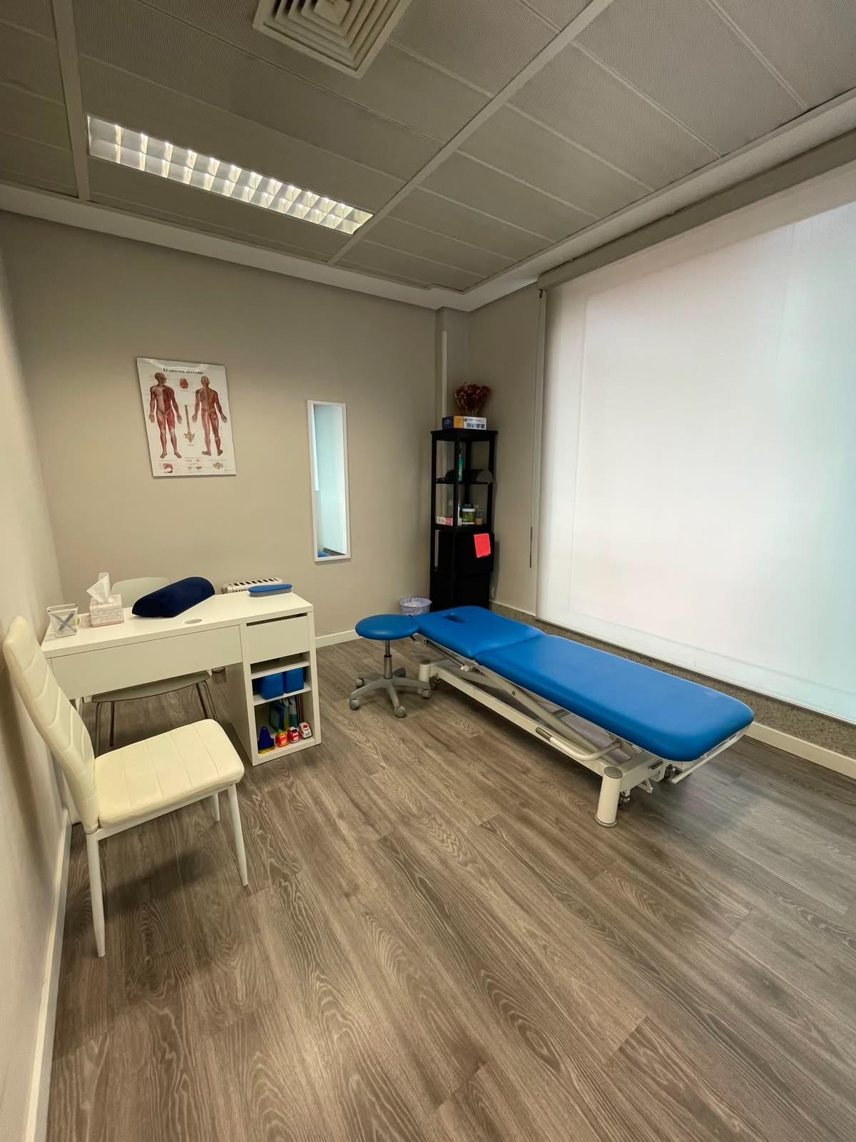 Clínica de Fisioterapia Reformada en Traspaso- Oportunidad Única