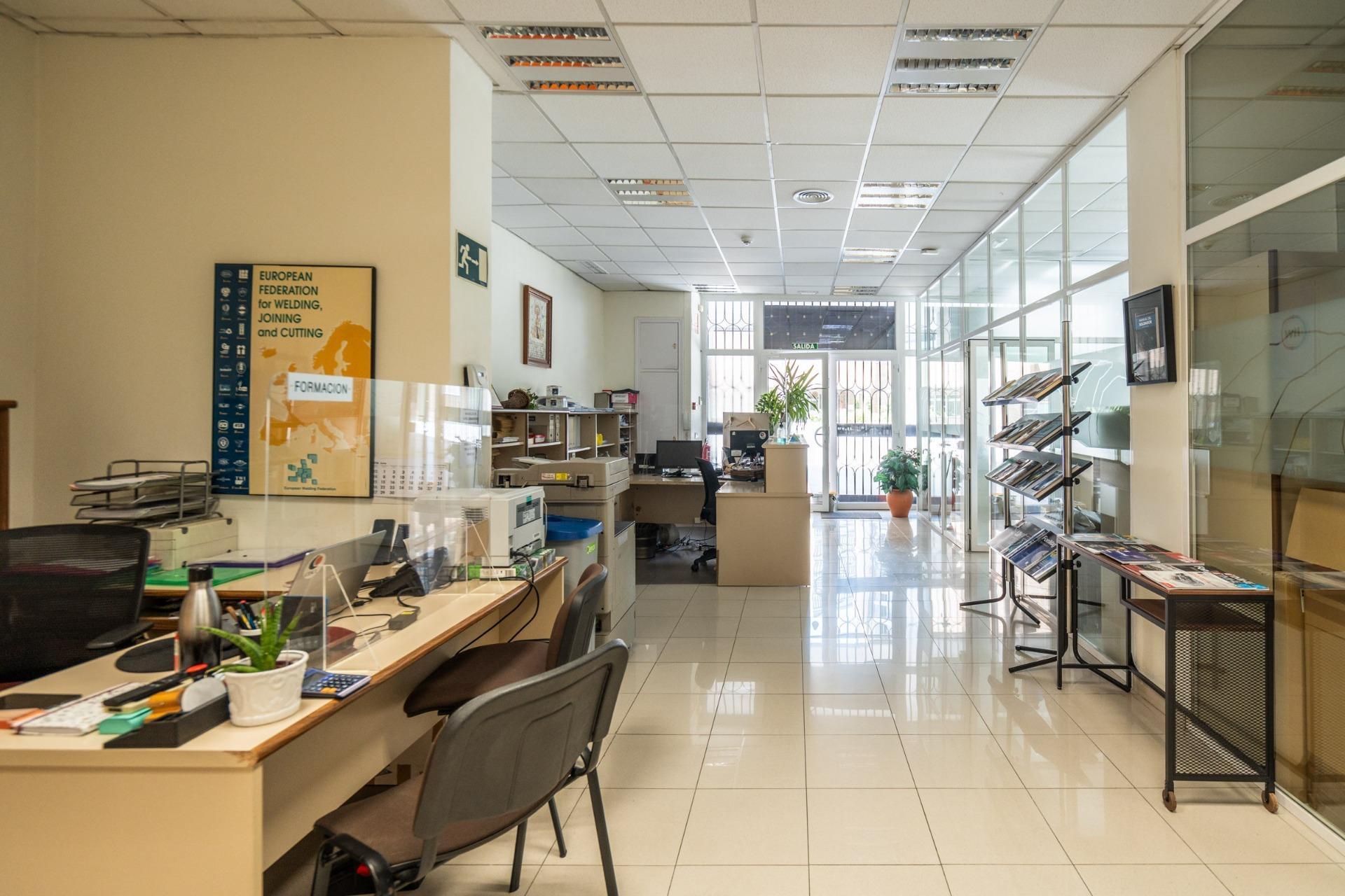 3-16 ^**^LOCAL COMERCIAL PREMIUM DE 380 M² JUNTO A CHAMARTÍN Y MADRID NUEVO NORTE^**^