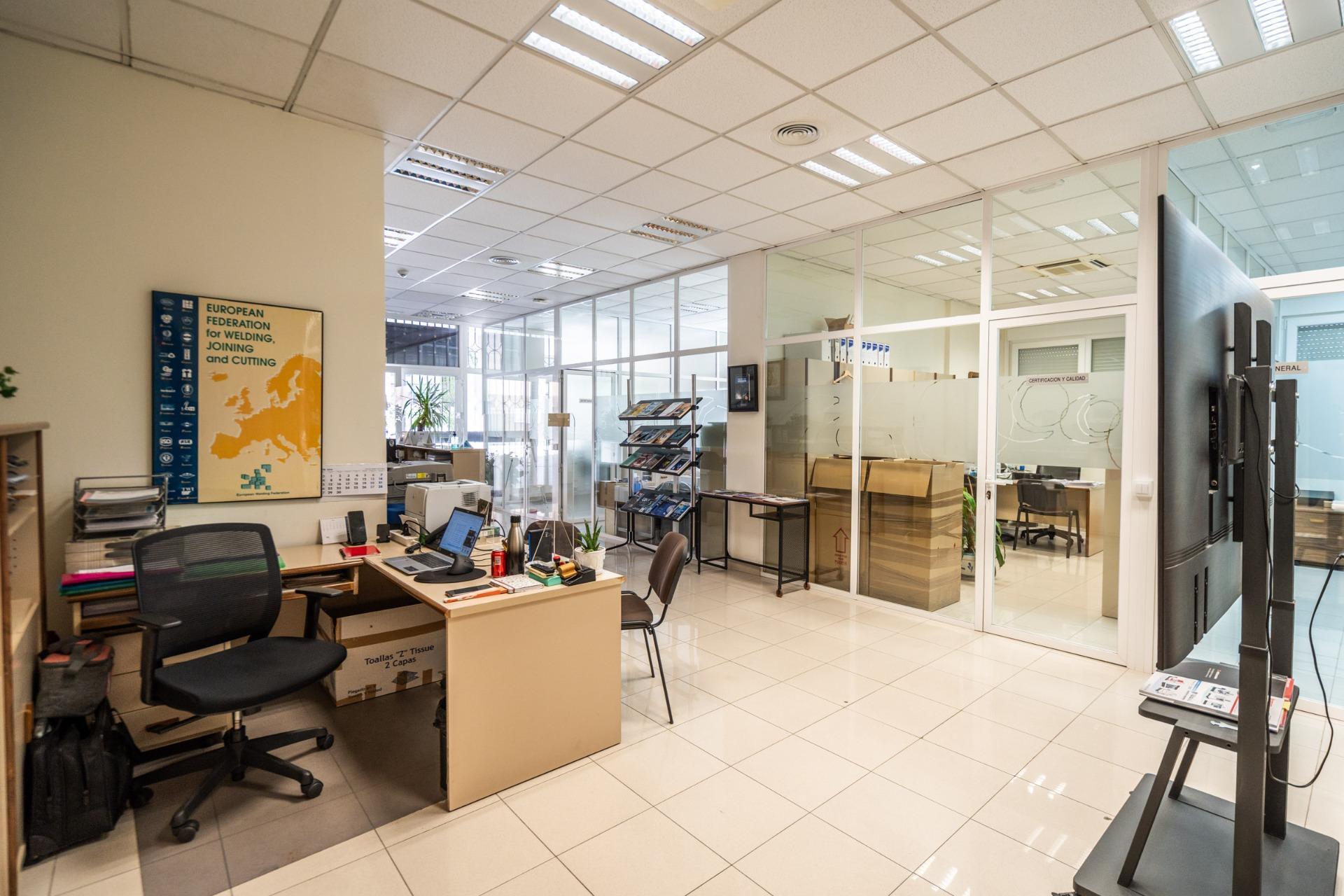 3-17 ^**^LOCAL COMERCIAL PREMIUM DE 380 M² JUNTO A CHAMARTÍN Y MADRID NUEVO NORTE^**^