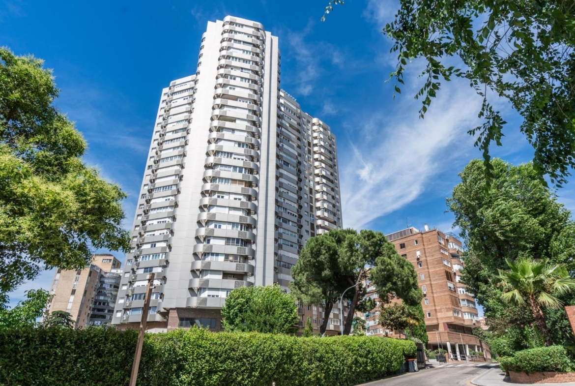^**^LOCAL COMERCIAL PREMIUM DE 380 M² JUNTO A CHAMARTÍN Y MADRID NUEVO NORTE^**^