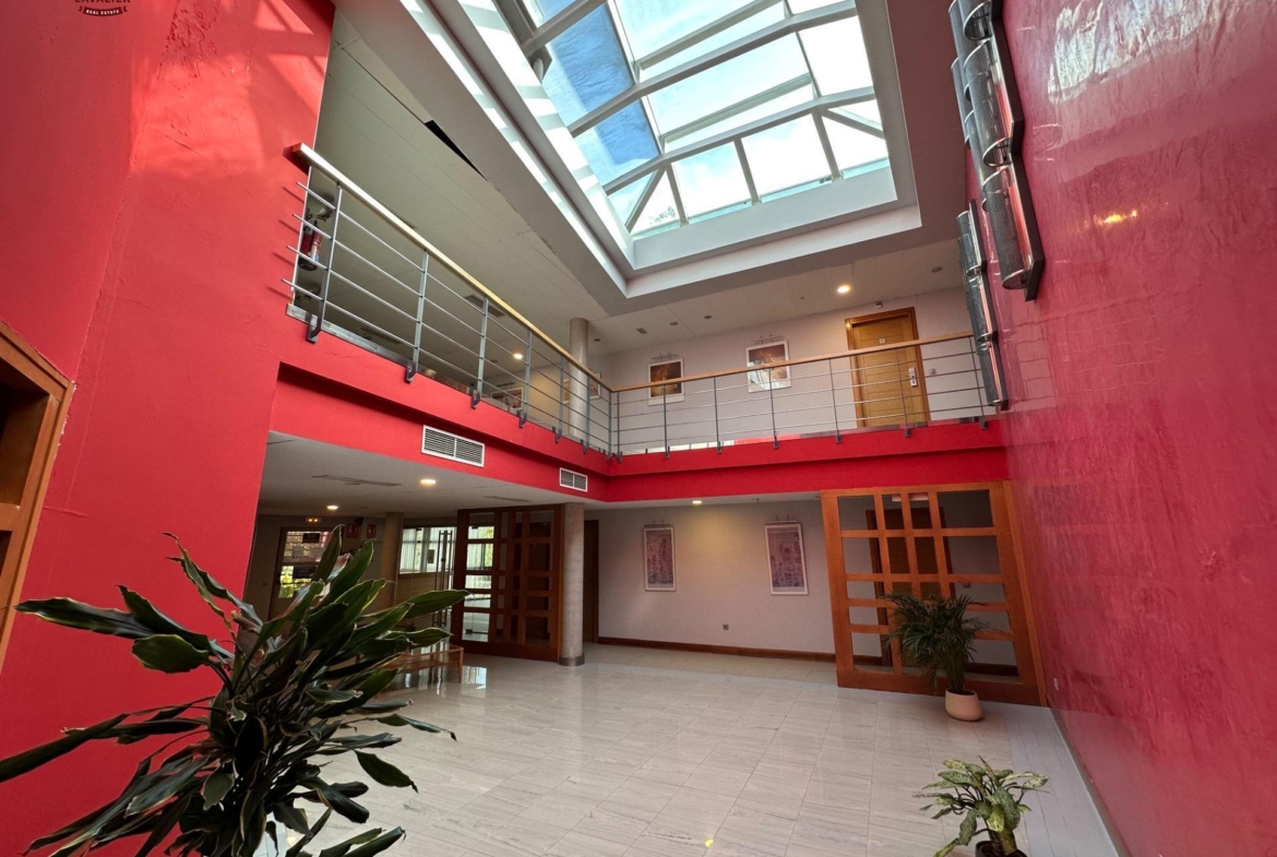 Apartamento de 70m2 en 2 plantas, salon con cocina americana, dormitorio y baño. En muy buen estado ii Para entrar a vivir ¡¡