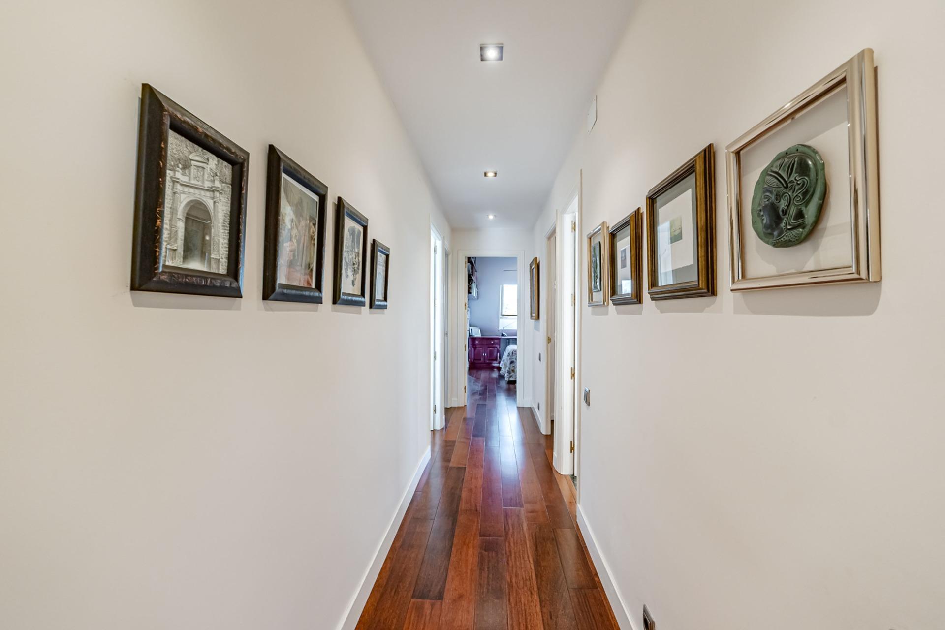 4-31 EXCLUSIVO DUPLEX EN URBANIZACION PRIVADA EN ZONA NORTE DE MAJADAHONDA