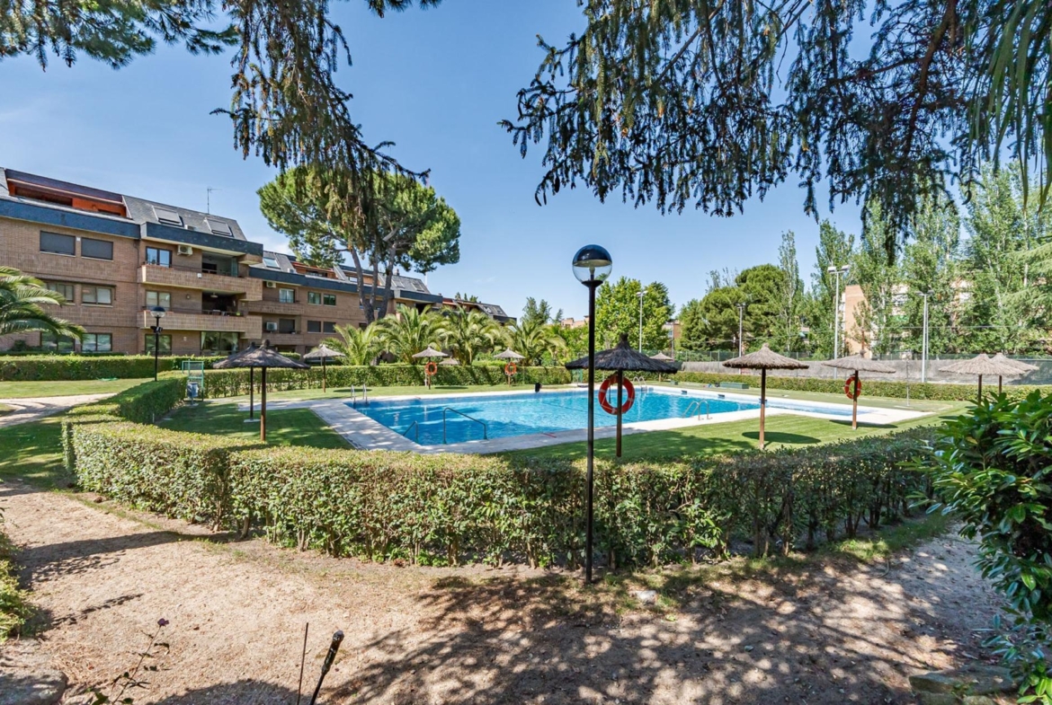 EXCLUSIVO DUPLEX EN URBANIZACION PRIVADA  EN ZONA NORTE DE MAJADAHONDA