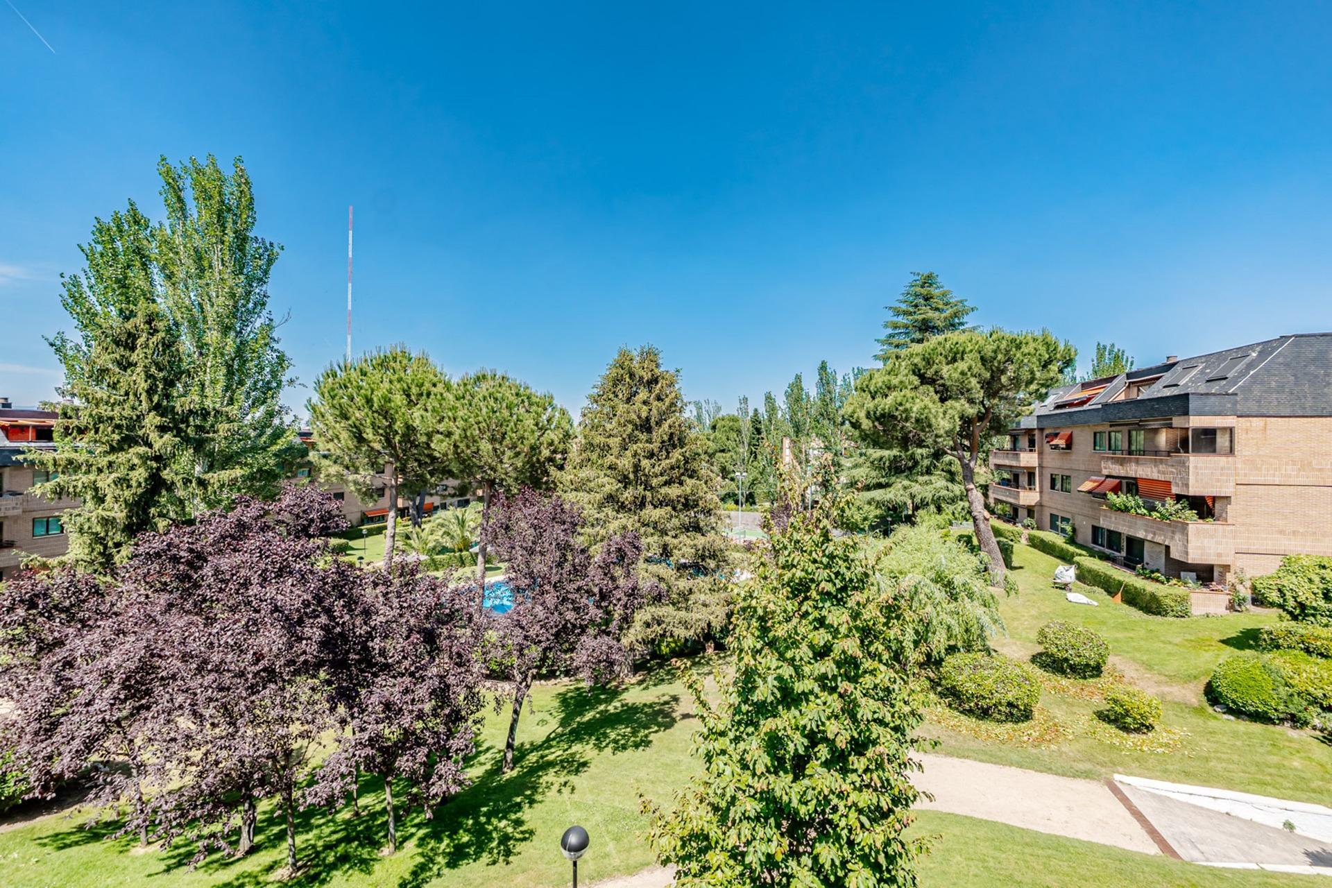 4-58 EXCLUSIVO DUPLEX EN URBANIZACION PRIVADA EN ZONA NORTE DE MAJADAHONDA