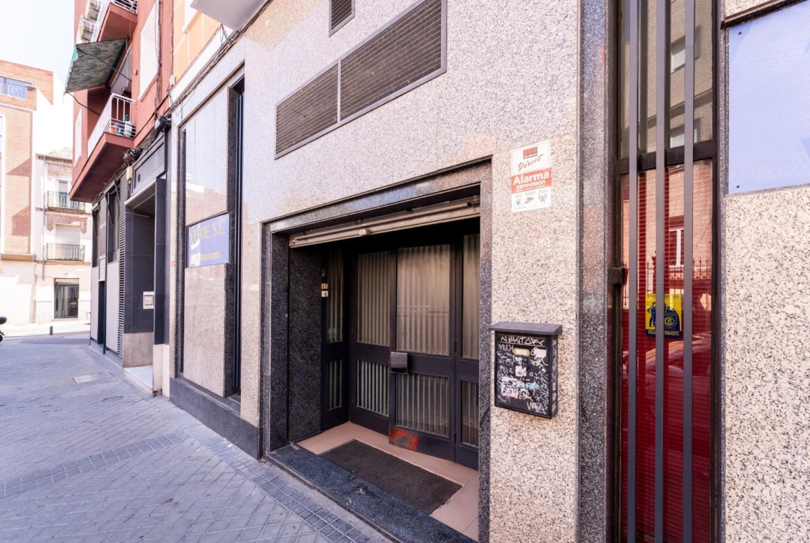 ¡Gran Oportunidad de Inversión en Bellas Vistas! Oficina Diáfana de 233 m² con Alto Potencial Residencial