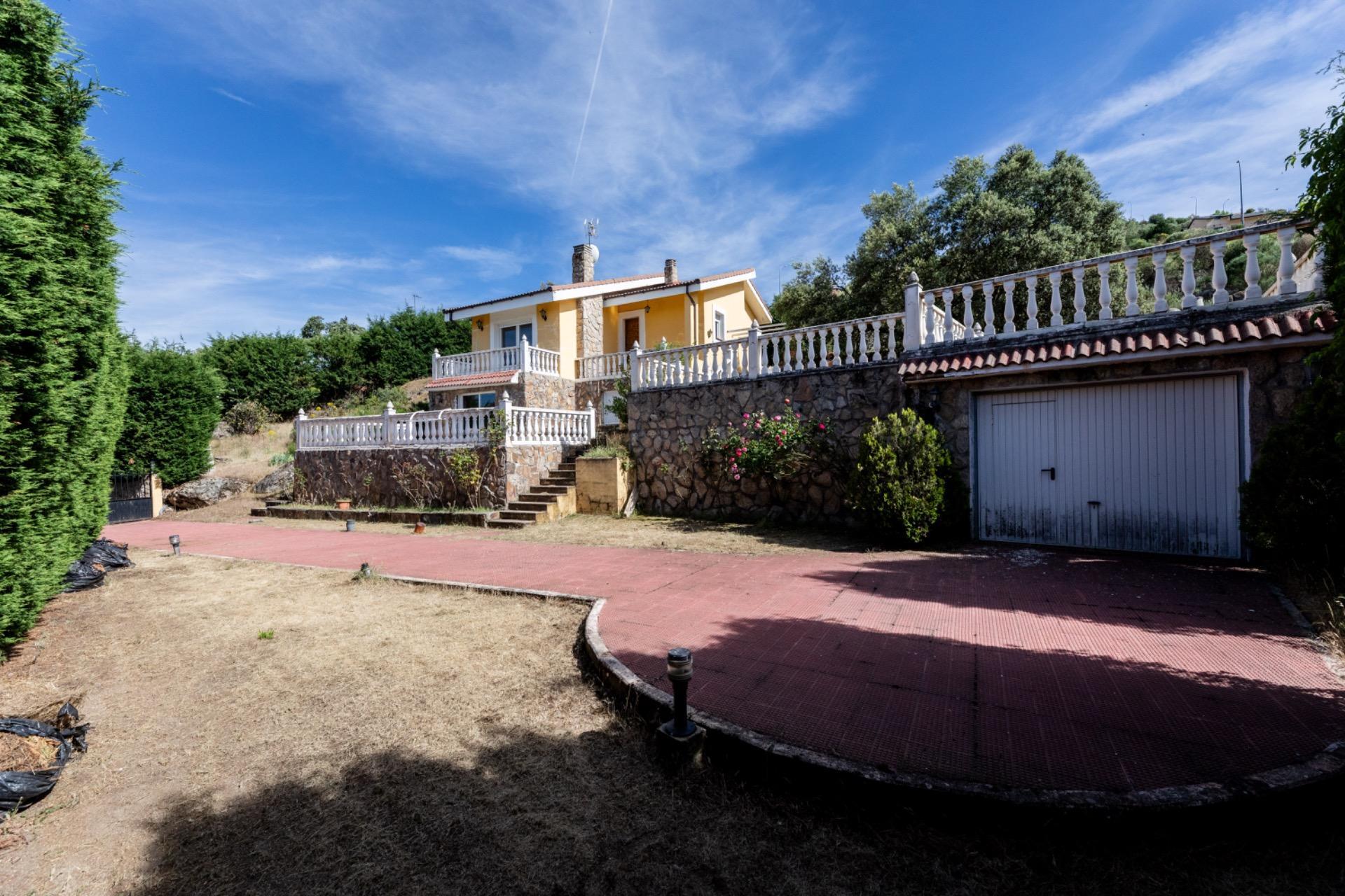 Chalet independiente de una sola planta con vistas excepcionales al golf, lago y entorno natural