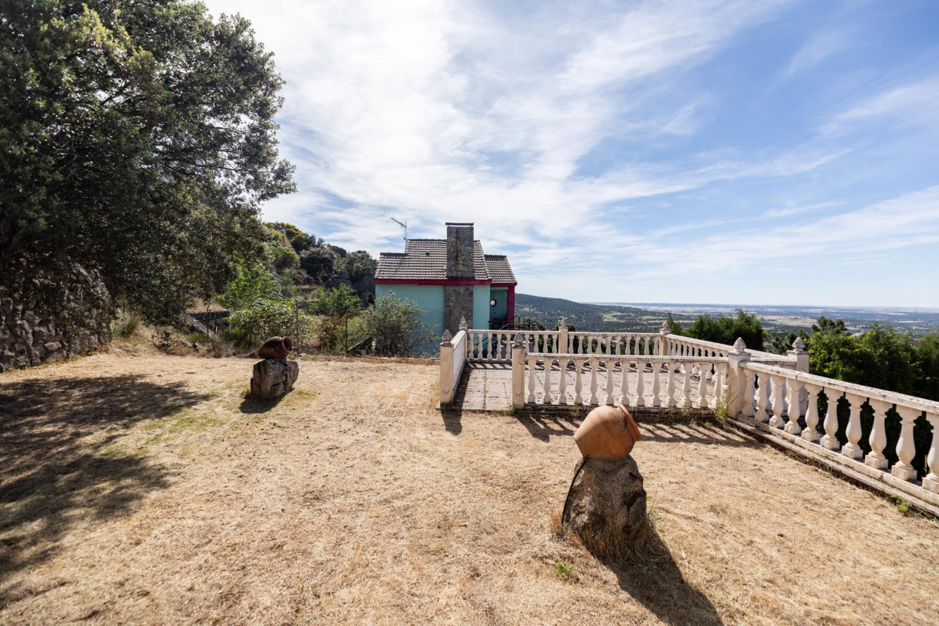 Chalet independiente de una sola planta con vistas excepcionales al golf, lago y entorno natural