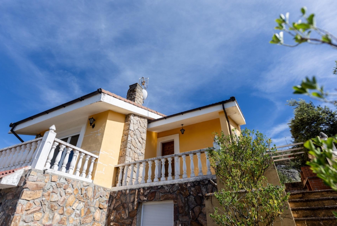 Chalet independiente de una sola planta con vistas excepcionales al golf, lago y entorno natural