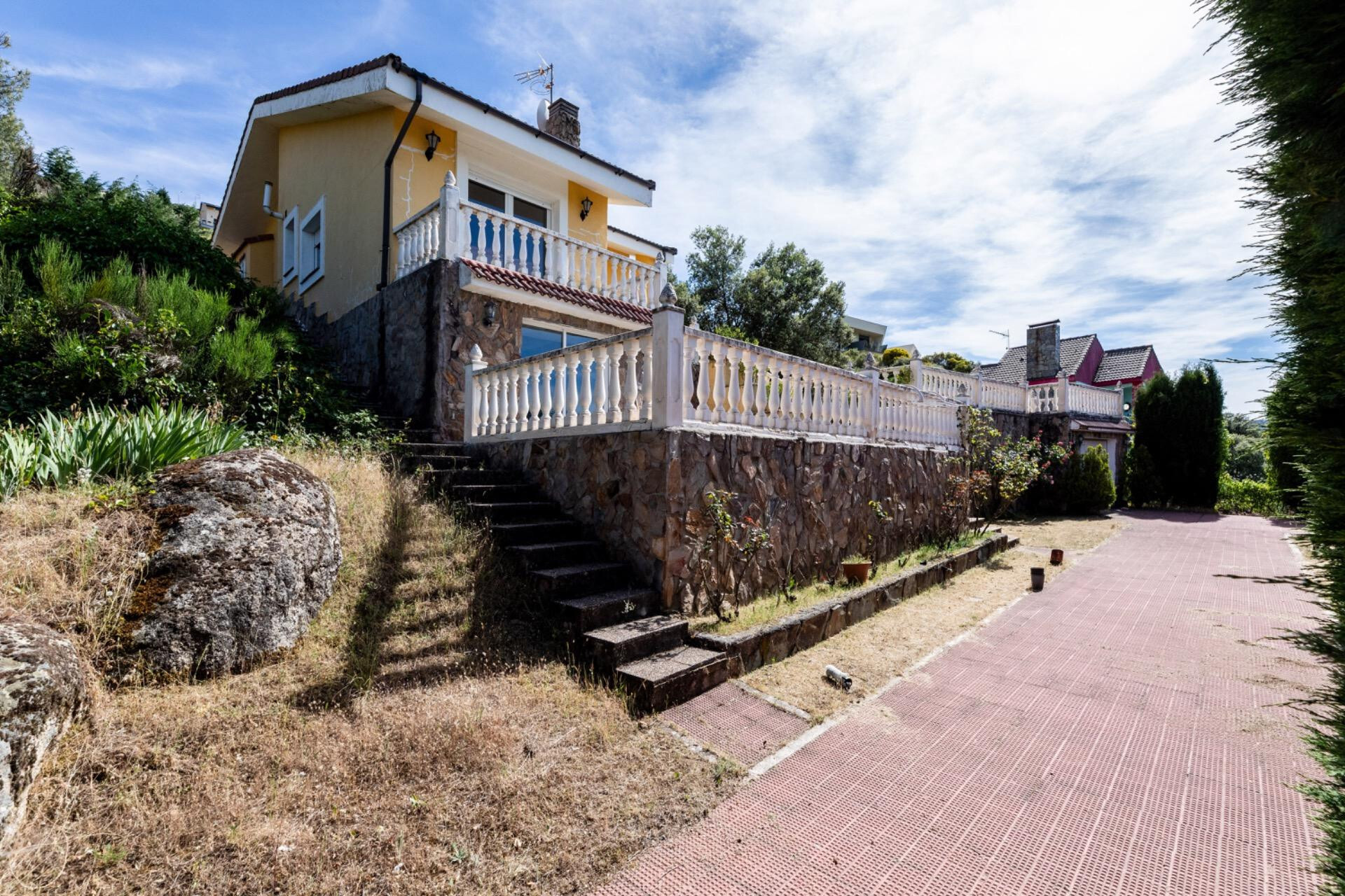 Chalet independiente de una sola planta con vistas excepcionales al golf, lago y entorno natural