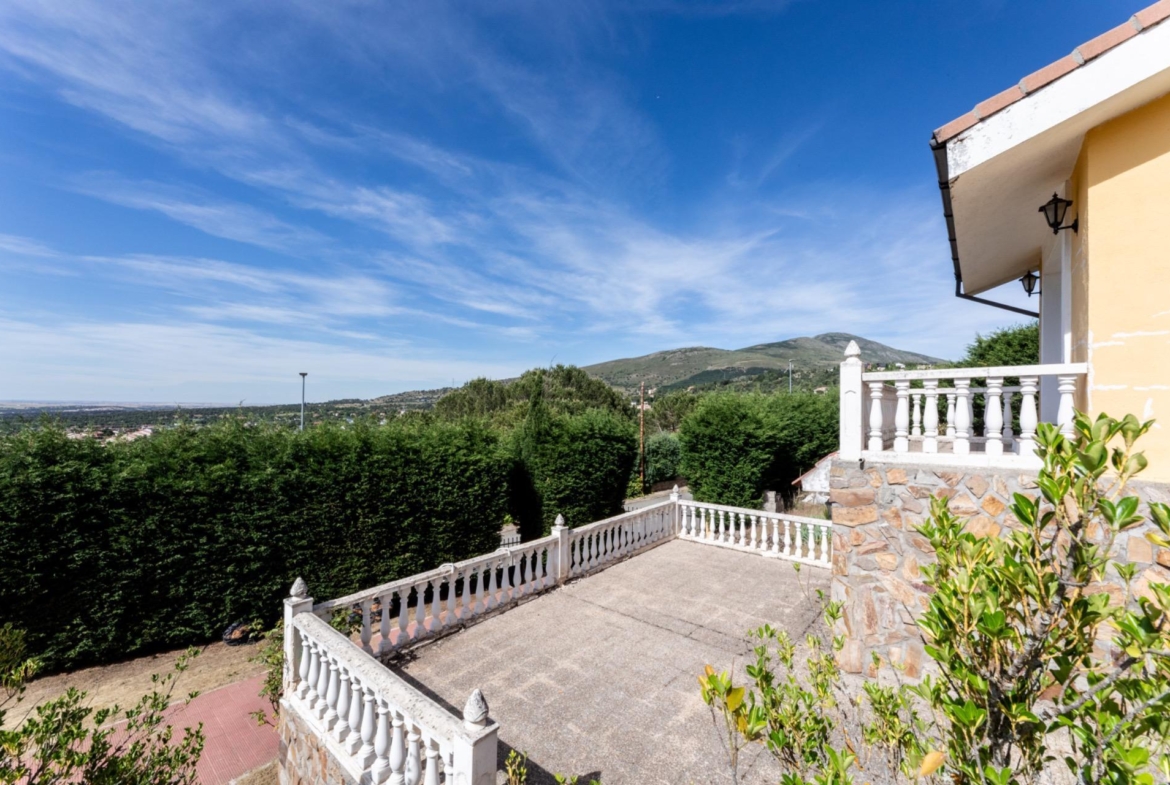 Chalet independiente de una sola planta con vistas excepcionales al golf, lago y entorno natural
