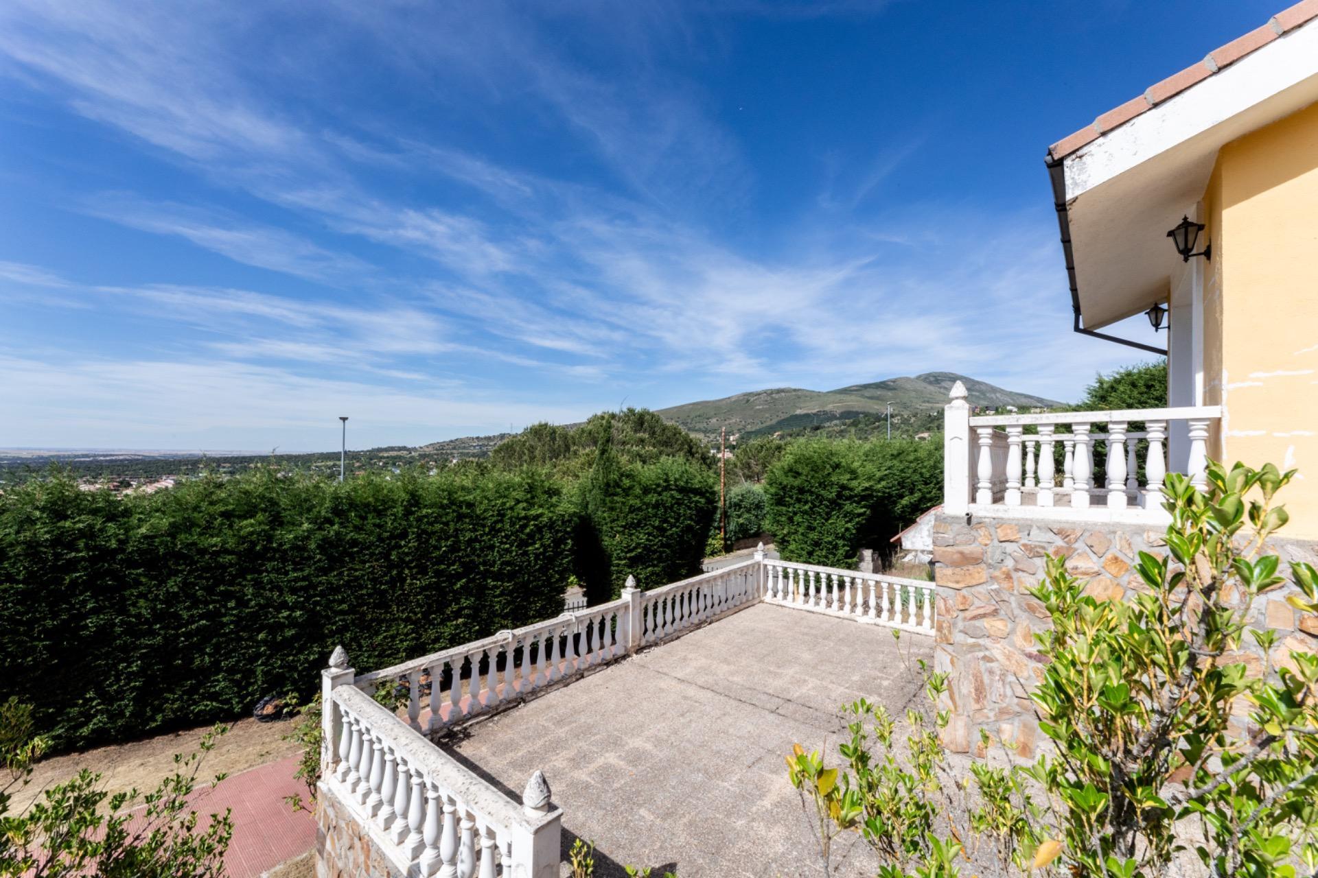 Chalet independiente de una sola planta con vistas excepcionales al golf, lago y entorno natural