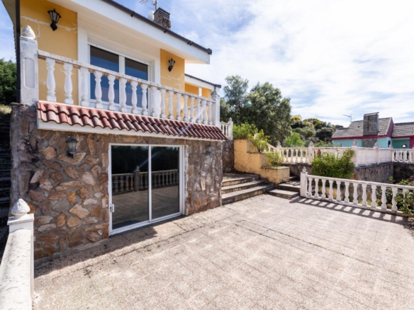 Chalet independiente de una sola planta con vistas excepcionales al golf, lago y entorno natural