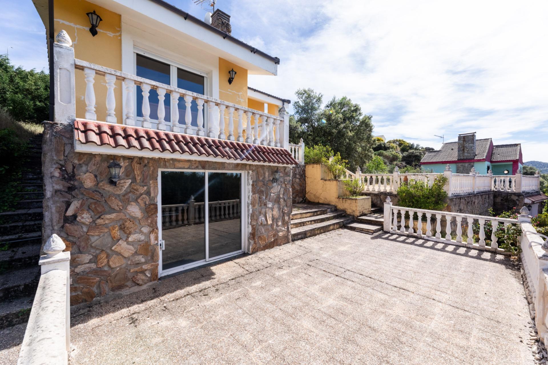 Chalet independiente de una sola planta con vistas excepcionales al golf, lago y entorno natural