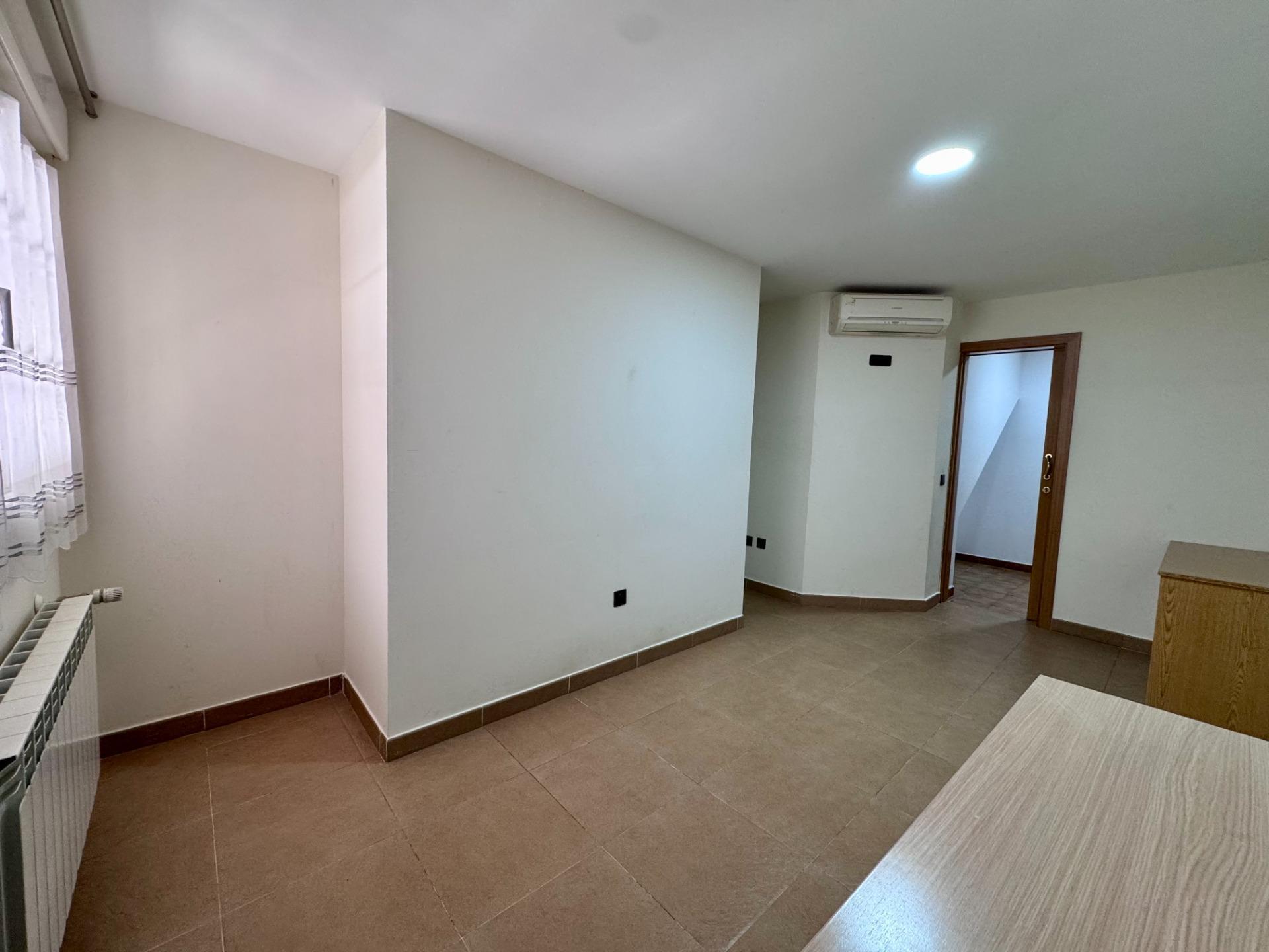 7-32 Chalet pareado en esquina