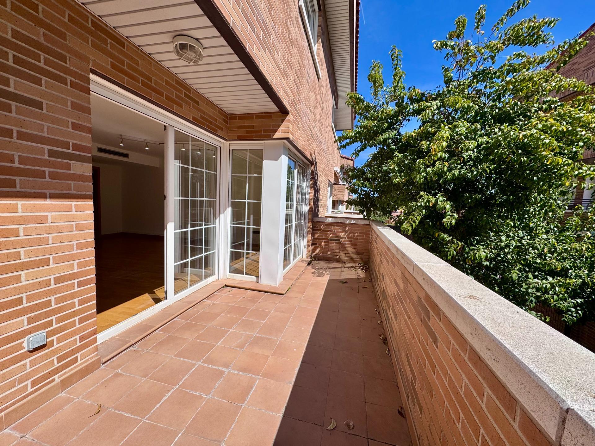 7-9 Chalet pareado en esquina